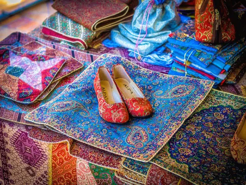 آشنایی با انواع پارچه سنتی ایرانی