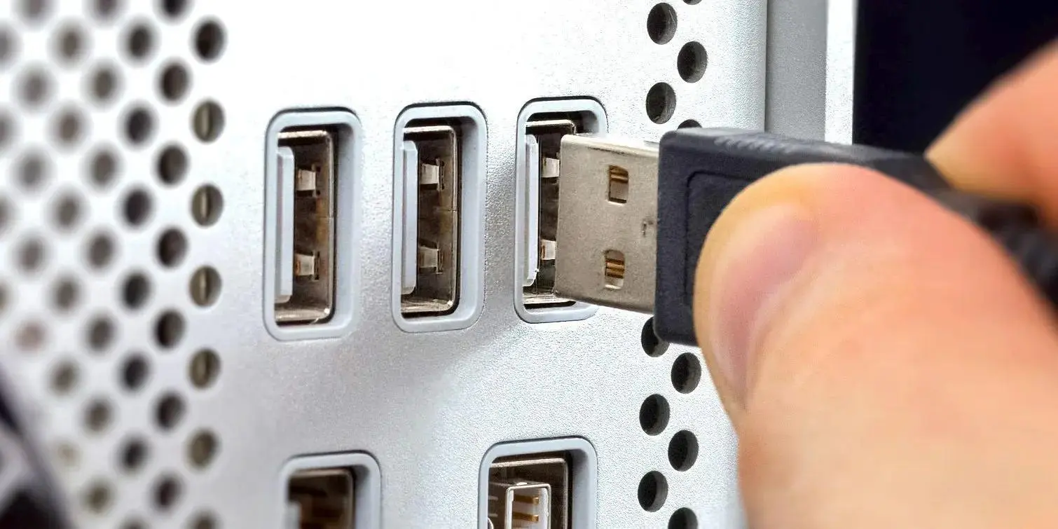 ۷ چیزی که نباید به پورت USB کامپیوتر وصل کنید؛ از کابل خراب تا USB Killer