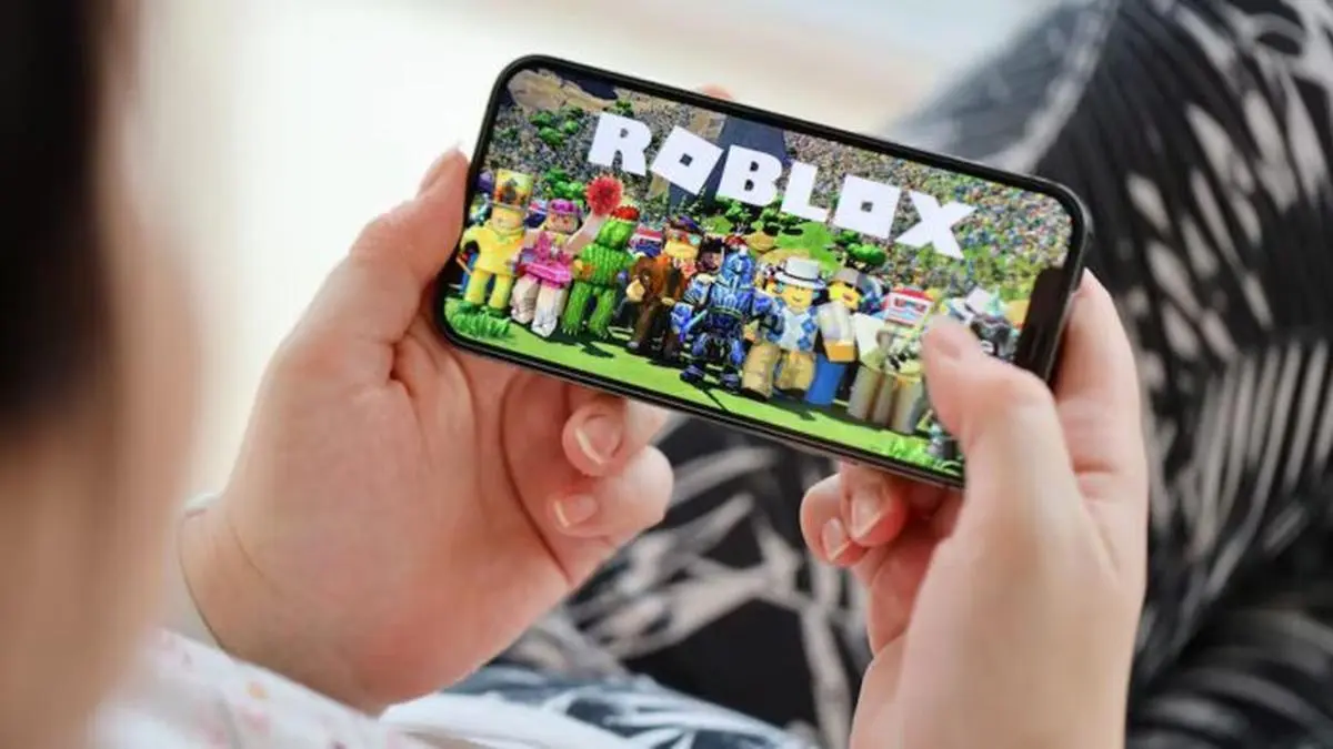 چرا Roblox در گوشی کرش میکند؟ آموزش رفع مشکل در آیفون و اندروید