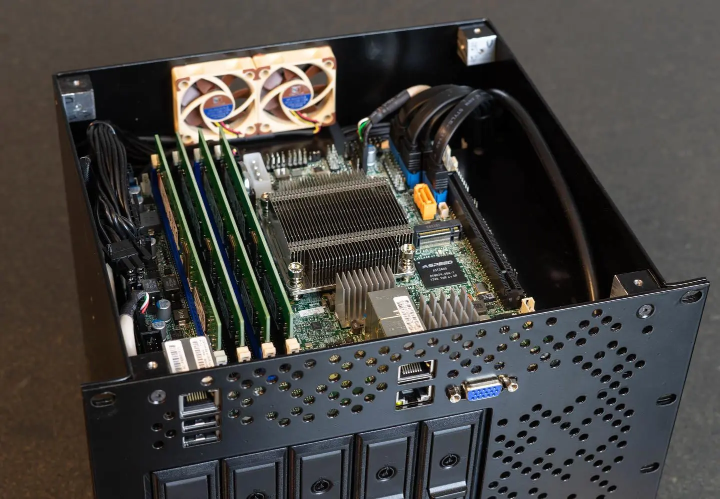مزایا و معایب تبدیل کامپیوتر قدیمی به NAS و سرور خانگی با Proxmox و TrueNAS