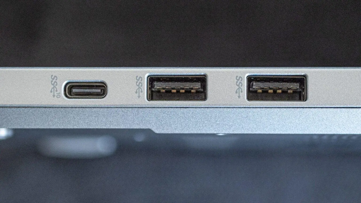 معنی علامت‌های USB چیست؟ راهنمای USB4 و Thunderbolt و DisplayPort و PD