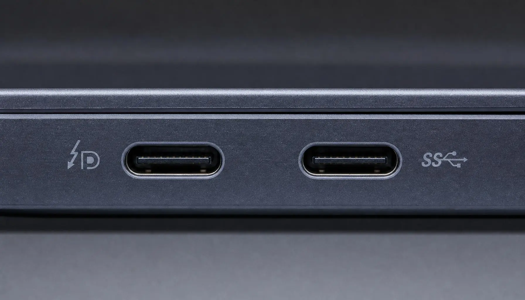 معنی علامت‌های USB چیست؟ راهنمای USB4 و Thunderbolt و DisplayPort و PD